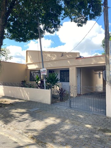 Casa à Venda