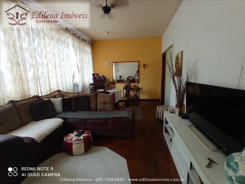 Apartamento a Venda no Comercial em Resende